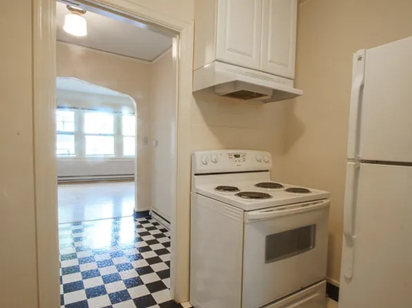 6425 S Corbett Ave #9, Portland, OR 97239