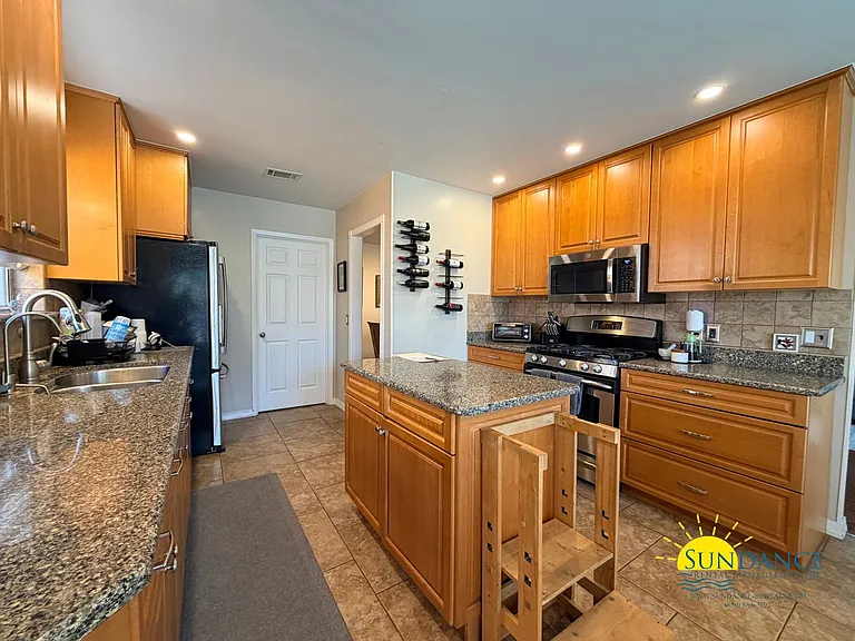 115 Long Pointe Dr — Photo 20