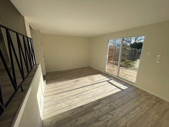4th image of 12618 Biscayne Dr