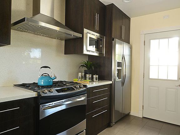 3rd image of 15490 Willow Dr