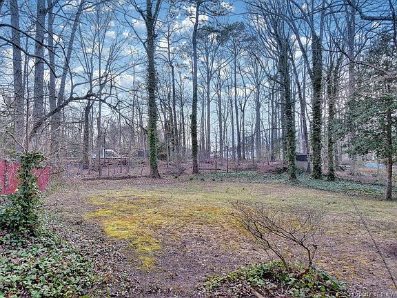 5th image of 128 Druid Dr