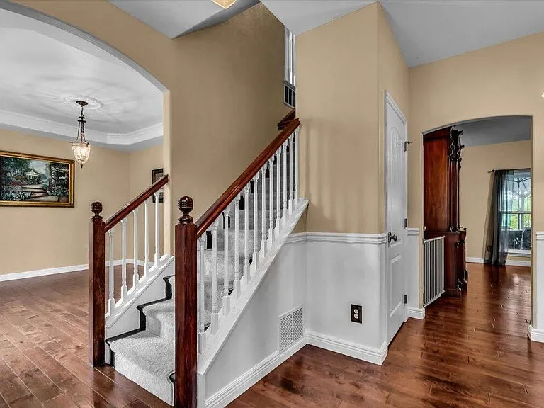N Ferndale Dr — Photo 1