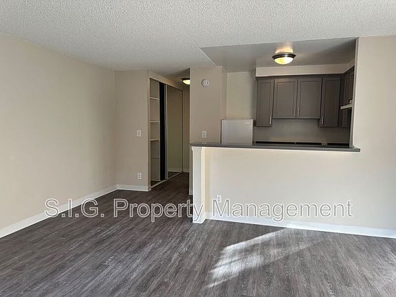 3rd image of 650 N Oakland Ave APT 114