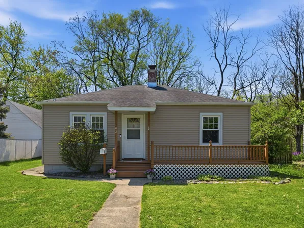 102 18th Ave, Moline, IL 61265