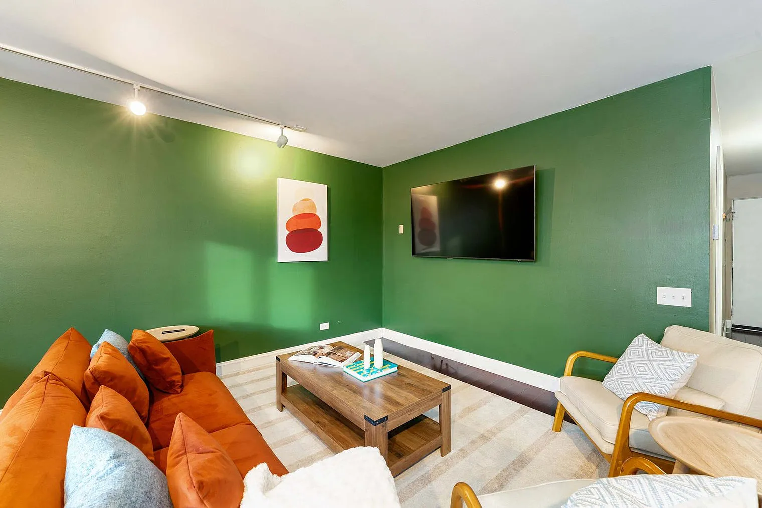 1 bed, 1.0 bath, 699 sqft, $2,805 — Photo 3