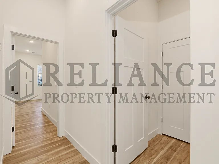 701 E Elmwood St — Photo 23