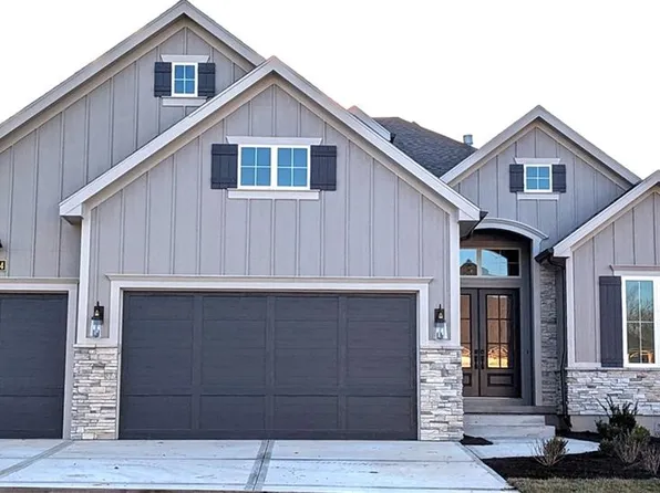 16916 Hayes St, Overland Park, KS 66085