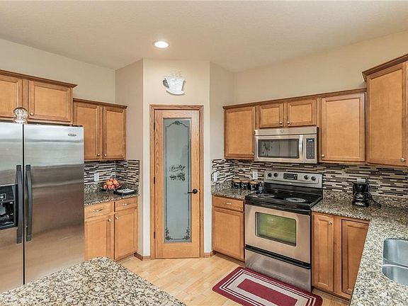 4th image of 4390 Westwood Dr