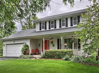 98 Linden Rd, Lake Zurich, IL 60047