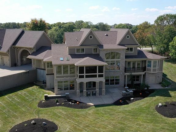 2nd image of 2424 Royal Castle Way
