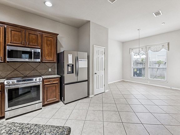 4th image of 14906 Tuttle Point Dr