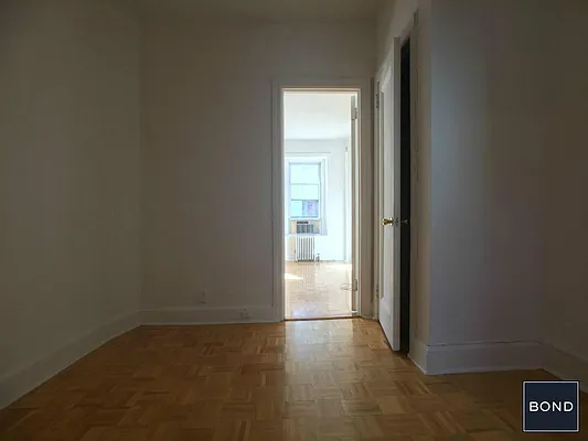 Rented by Bond New York | media 27