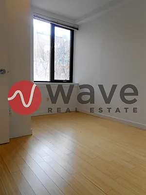 Rented by Wave Real Estate Group | media 7