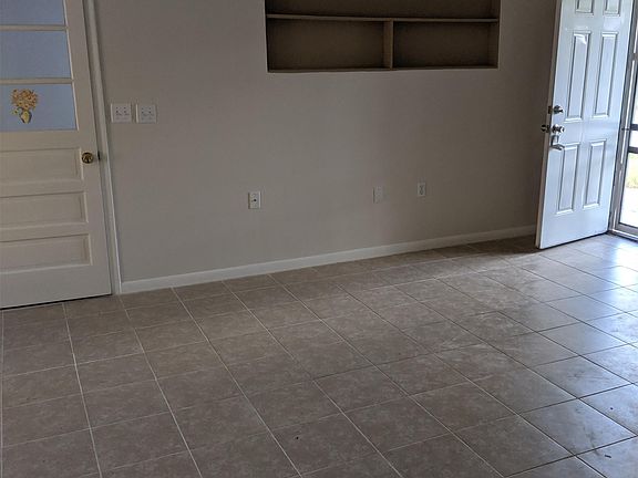 4th image of 26 E Murray St