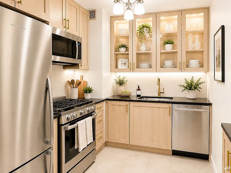 305 E 40th St #2L — Photo 3