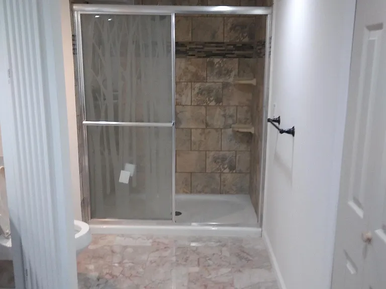 2100 Newburgh Dr — Photo 12