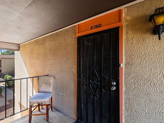 2nd image of 1620 N Wilmot Rd #Roade260