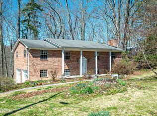 135 N Seneca Rd, Oak Ridge, TN 37830