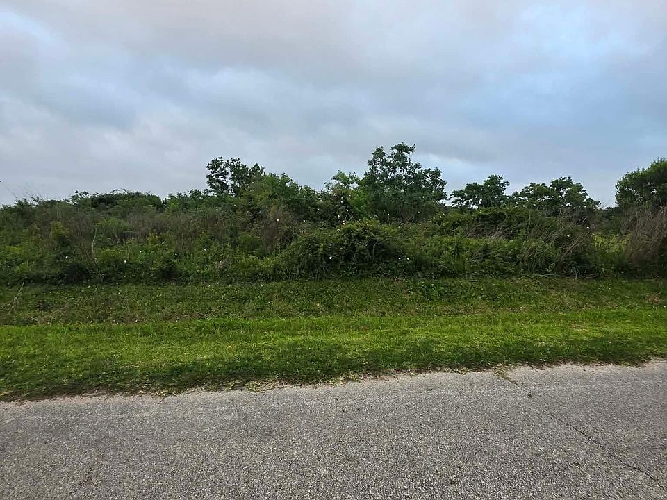 1st image of 1331 Bahama Ln
