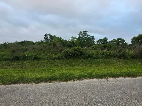 1331 Bahama Ln, Pt Bolivar, TX 77650