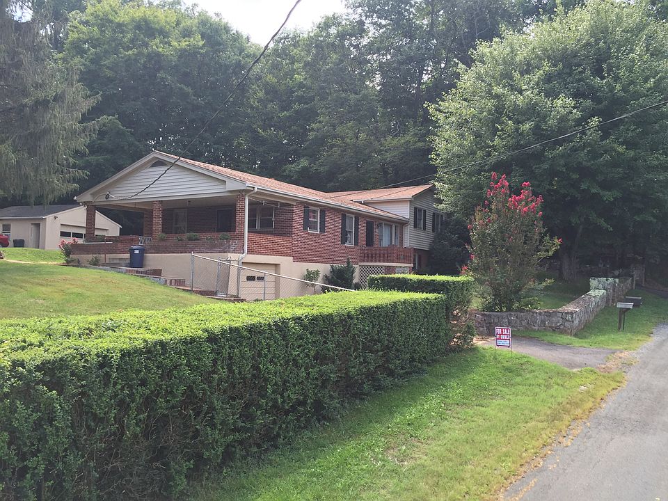 1st image of 137 Edgewood Ln