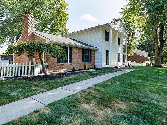 2nd image of 558 Lang Rd