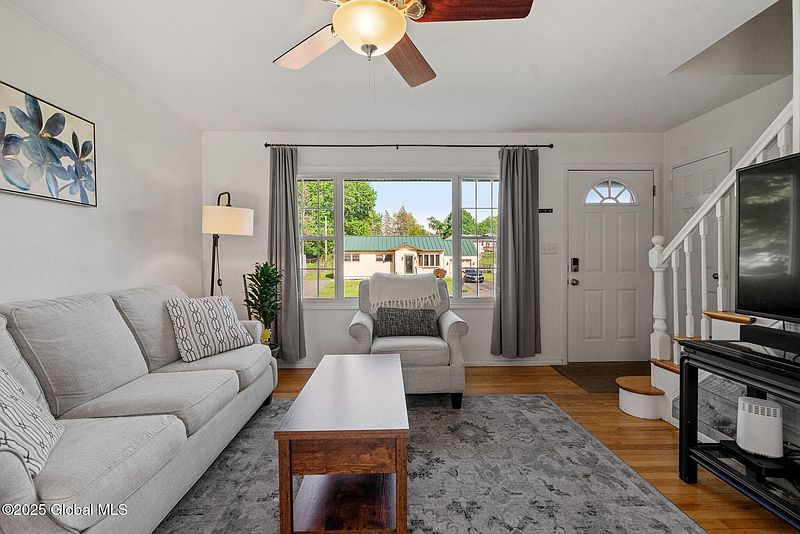 5th image of 36 Tattersall Lane