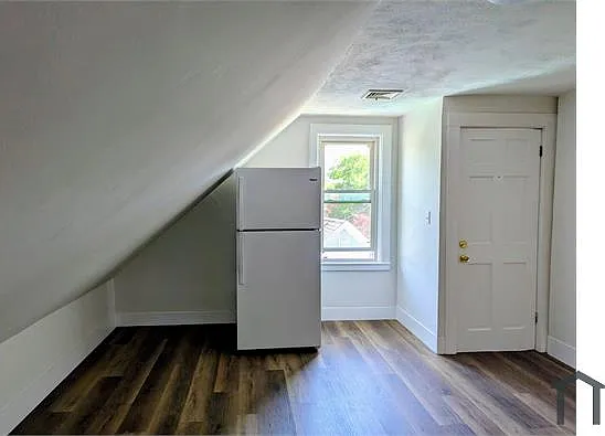 430 Cohannet St #3 — Photo 3