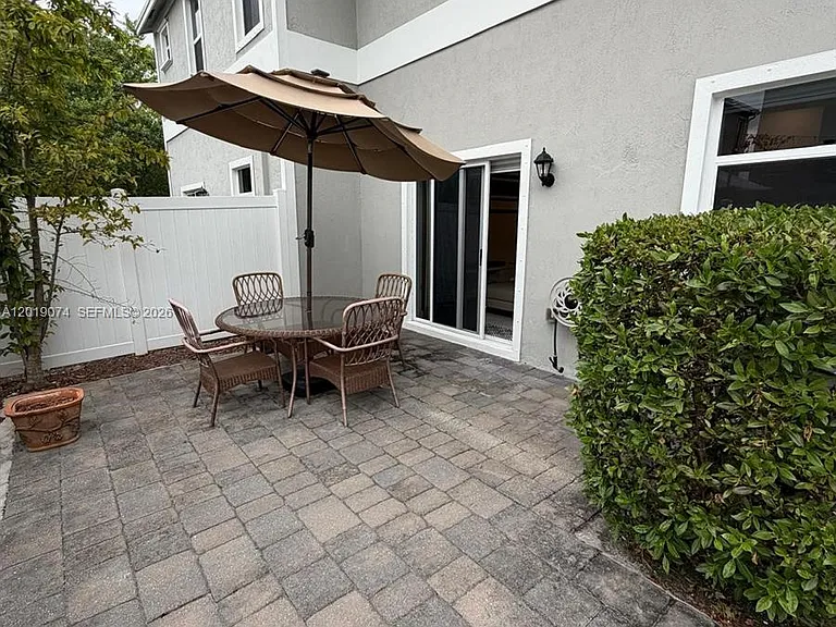 1710 SE 9th Ave — Photo 28