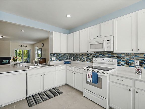 2nd image of 3313 Acapulco Cir
