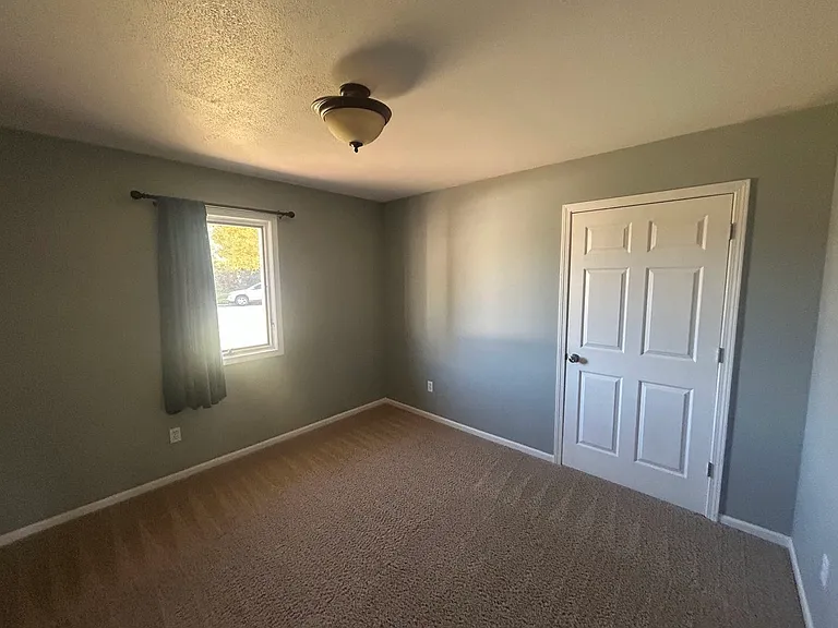 1320 Parkside Dr — Photo 25