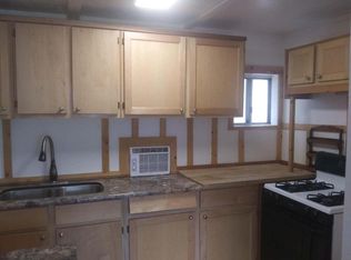 205 W Adams St #4, Huntington, OR 97907