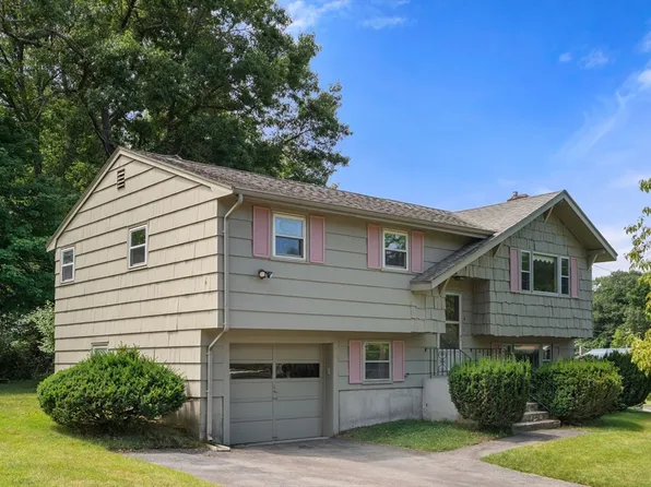 6 Gallagher Dr, Randolph, MA 02368