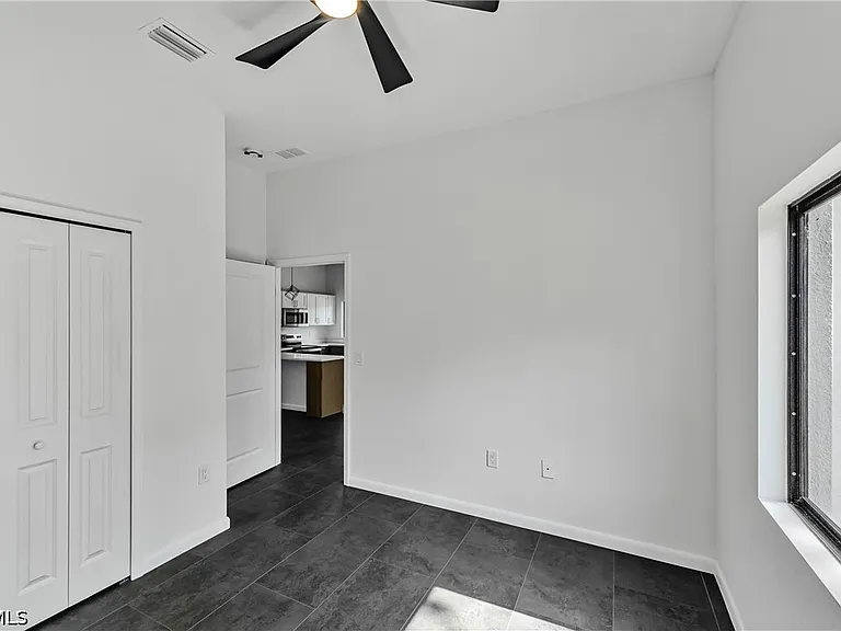 601 Hawthorne Ave S — Photo 6