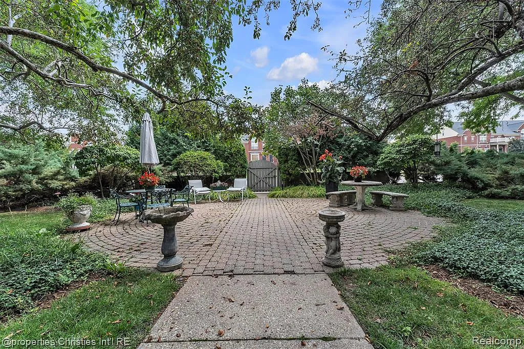 1 bed, 1.0 bath, 579 sqft, $1,400 — Photo 3