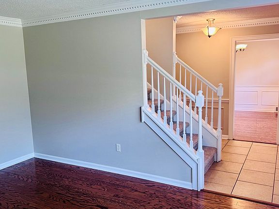 4th image of 1834 Brierbrook Rd