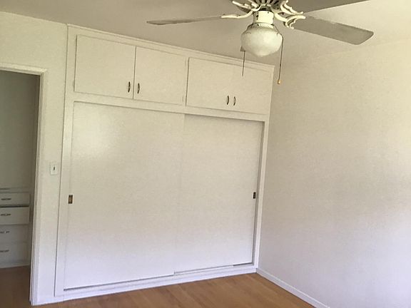 3rd image of 1581 N Altadena Dr