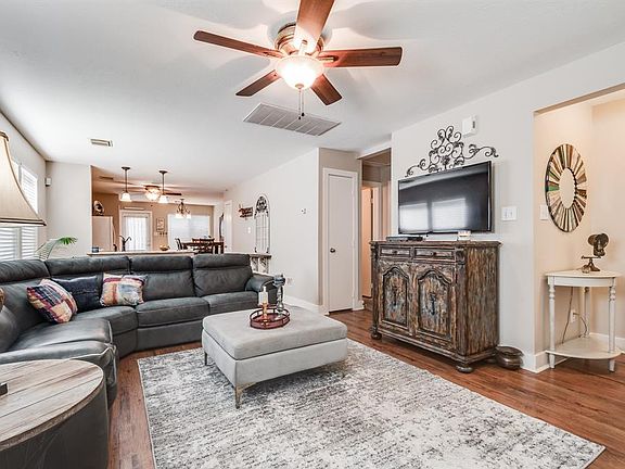 5th image of 6115 Kings Oaks Ln