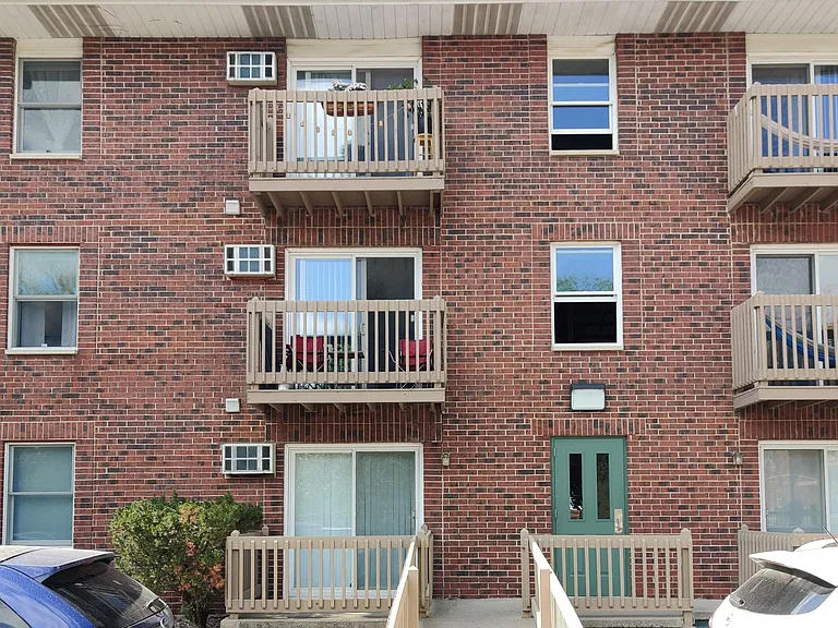 232 Pierce St — Photo 1