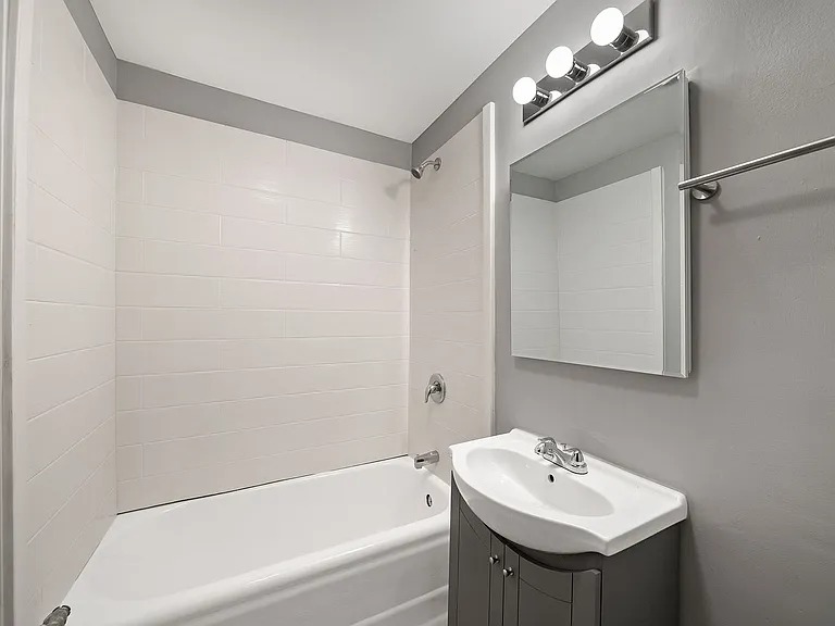 Bella Casa Apartments — Photo 9