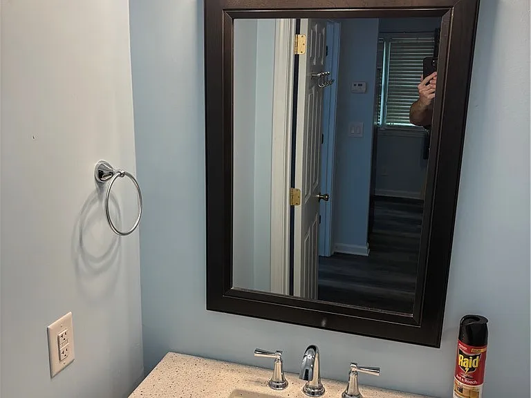 114 1/2 Greenbrier Way — Photo 3