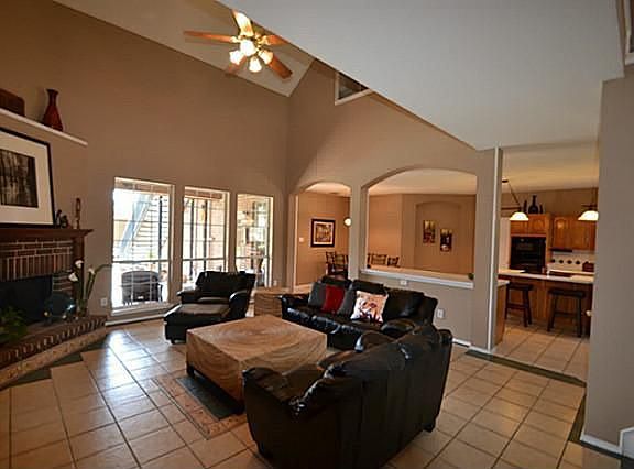 3rd image of 6117 Wimbledon Dr