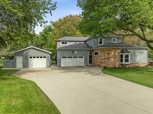 8979 N 1550 East Rd, Bloomington, IL 61705