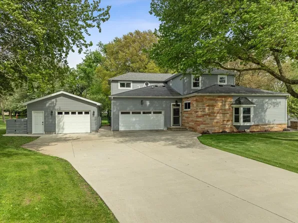 8979 N 1550 East Rd, Bloomington, IL 61705