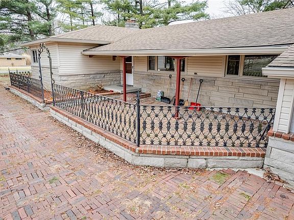 3rd image of 971 Delbrick Ln