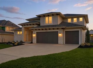 21913 W 99th Ter, Lenexa, KS 66220