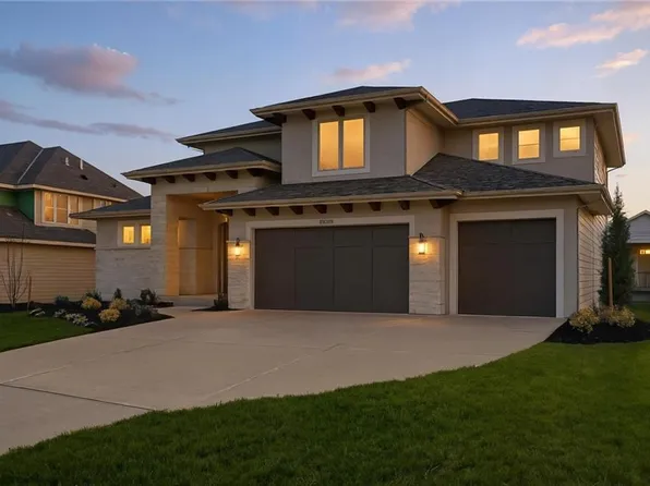 21913 W 99th Ter, Lenexa, KS 66220