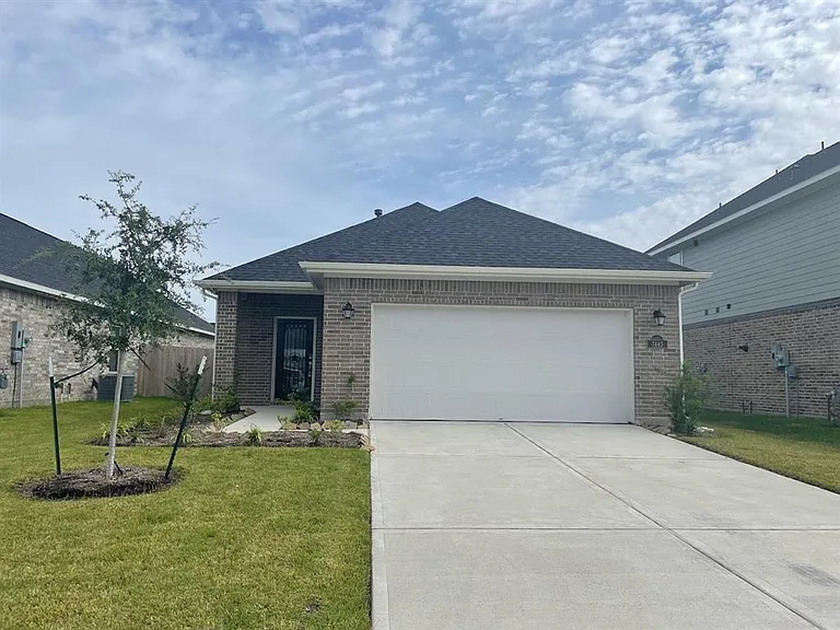 7443 French Quarter Ct — Photo 1