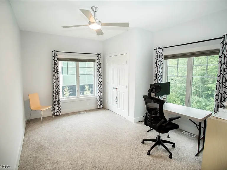 216 Ashbourne Dr — Photo 21