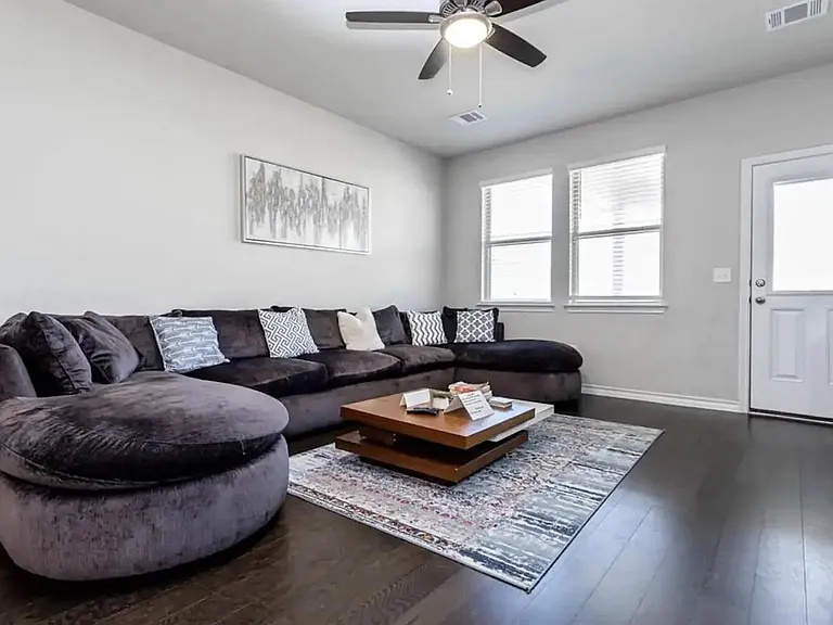 7516 Saginaw Dr — Photo 6